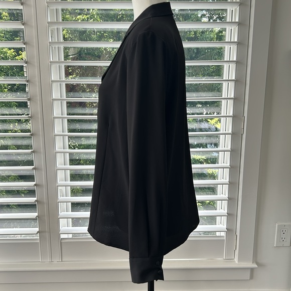 NYGARD COLLECTIONS Women’s Black Lightweight Blouse Blazer, Dressy Button Up Top - Picture 3 of 10